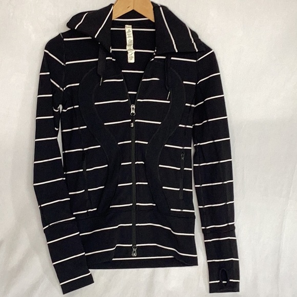 Lululemon pullover - Picture 3 of 9